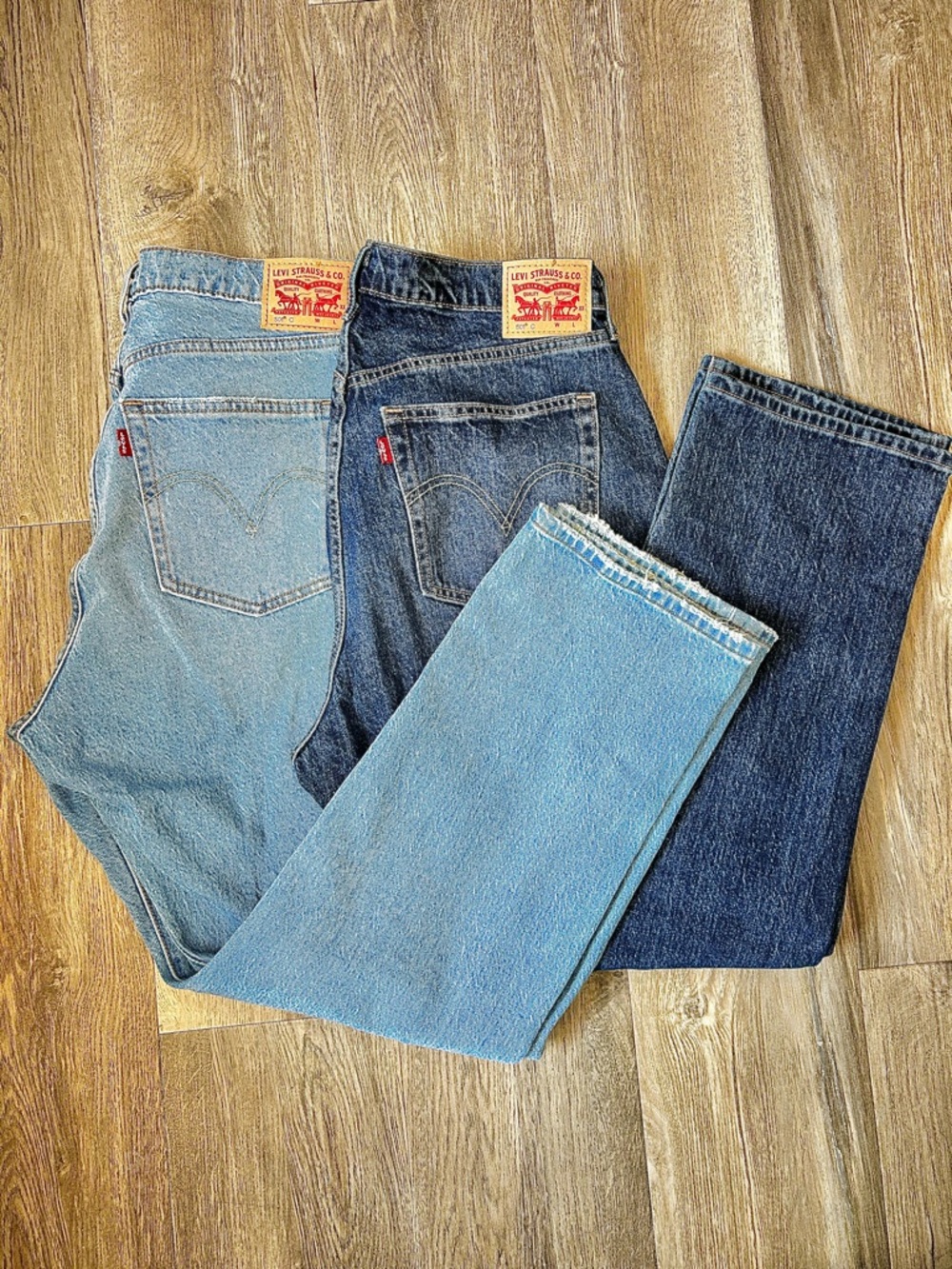 Women’s Levi Bundle 501 Curve 32x30 Jeans -Like New Condition Light &Dark Wash